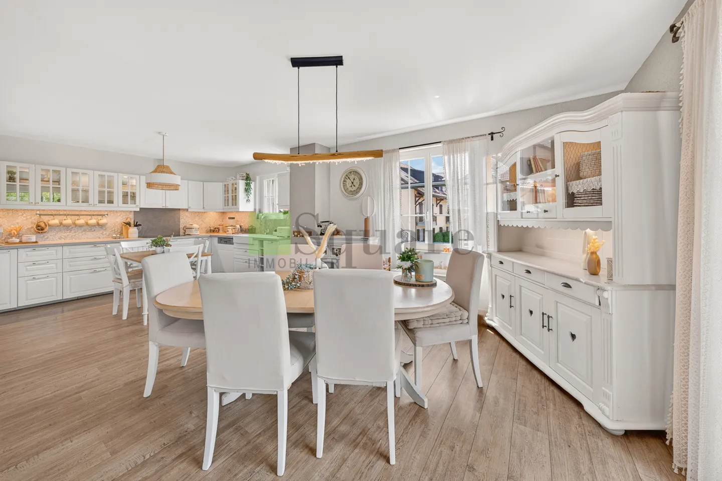 Magnificent duplex apartment with unobstructed view - Photo 3 of 13