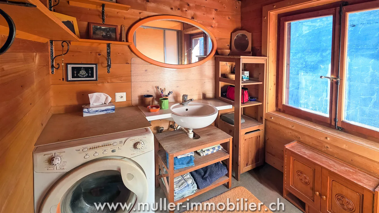 Charming chalet with a magnificent view in Troistorrents - Photo 8 of 13