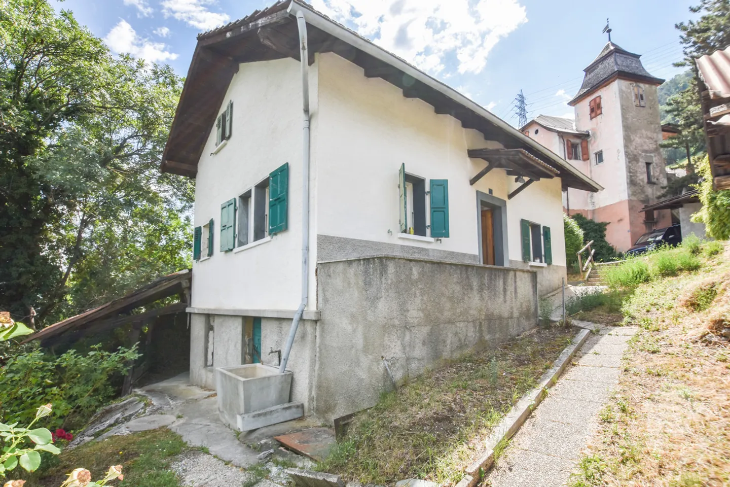 Small house to renovate - Photo 2 of 10
