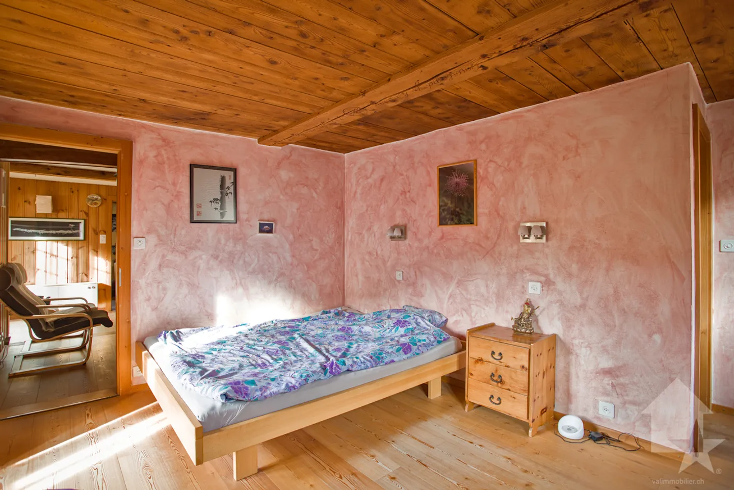 Chalet with 5.5 rooms with character, 180 m2, sunny location - Photo 6 of 13