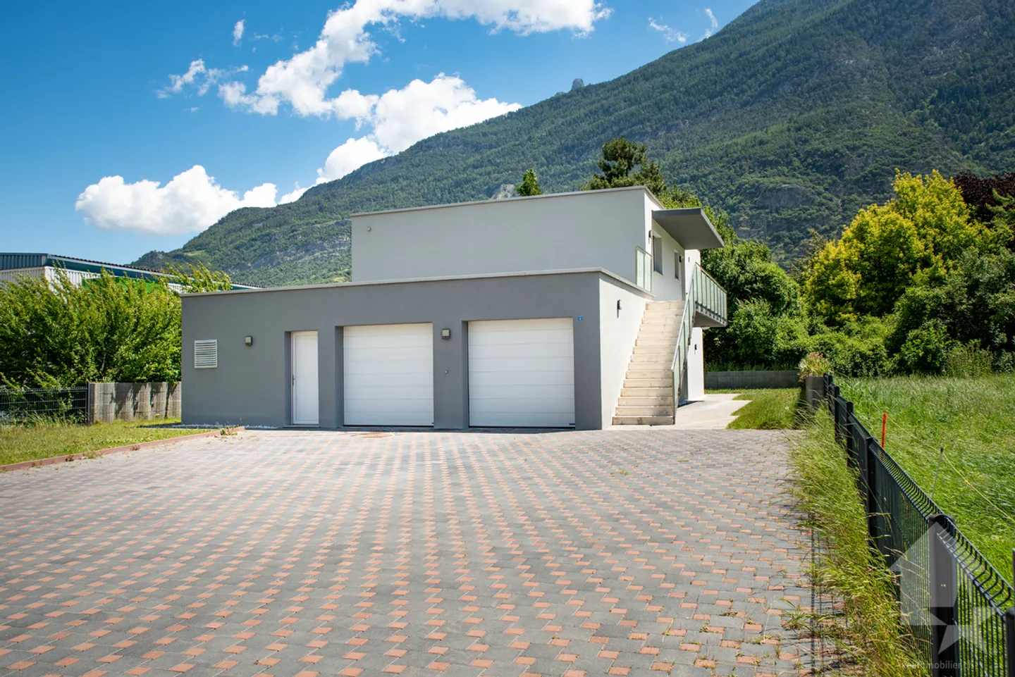 Bella villa composta da 2 appartamenti indipendenti - Foto 2 di 13