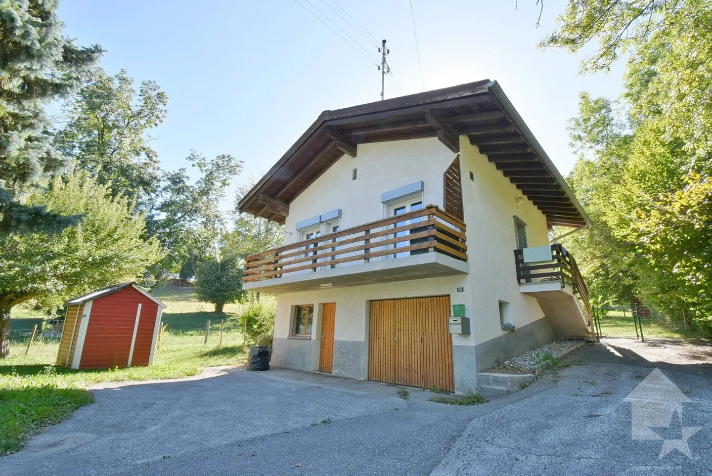 Beautiful small renovated house in a quiet area on a lovely plot - Photo 1 of 13