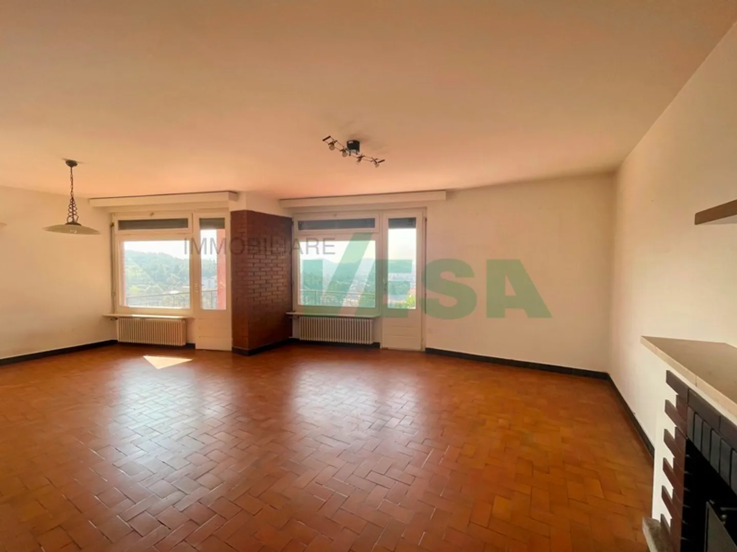 Spaziosa casa con 3 appartamenti (unibili) e con una magnifica vista - Foto 4 von 13