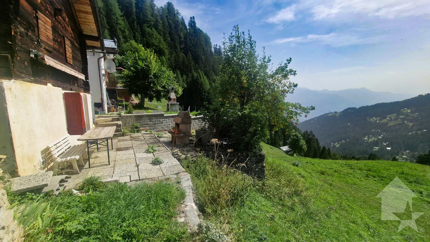 Charming Mayen 3.5p, green setting, calm, top view & sunlight - Photo 2 of 13