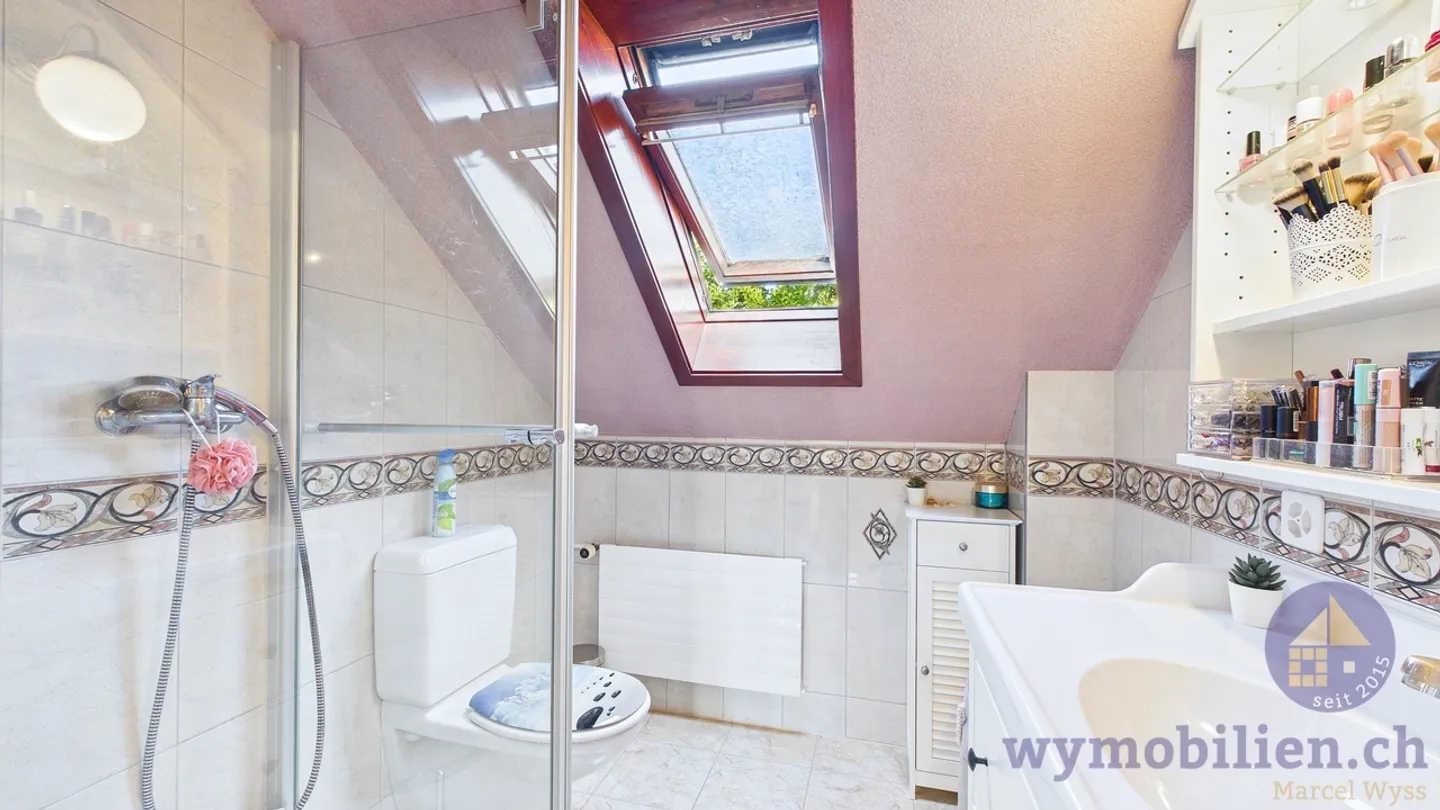 Grosszügiges 7.5-Zimmer-Einfamilienhaus in Burgdorf zu verkaufen - Photo 10 of 12