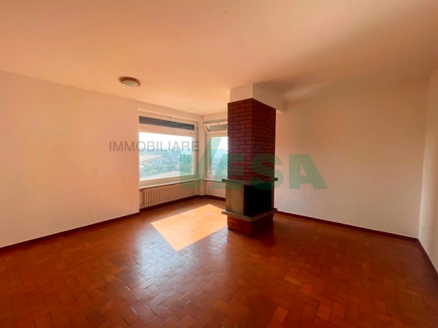 Spaziosa casa con 3 appartamenti (unibili) e con una magnifica vista - Foto 11 von 13