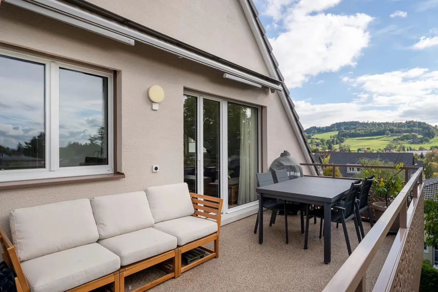 Maisonette moderna di 5,5 stanze con balcone a Bäretswil in vendita - Foto 5 di 13