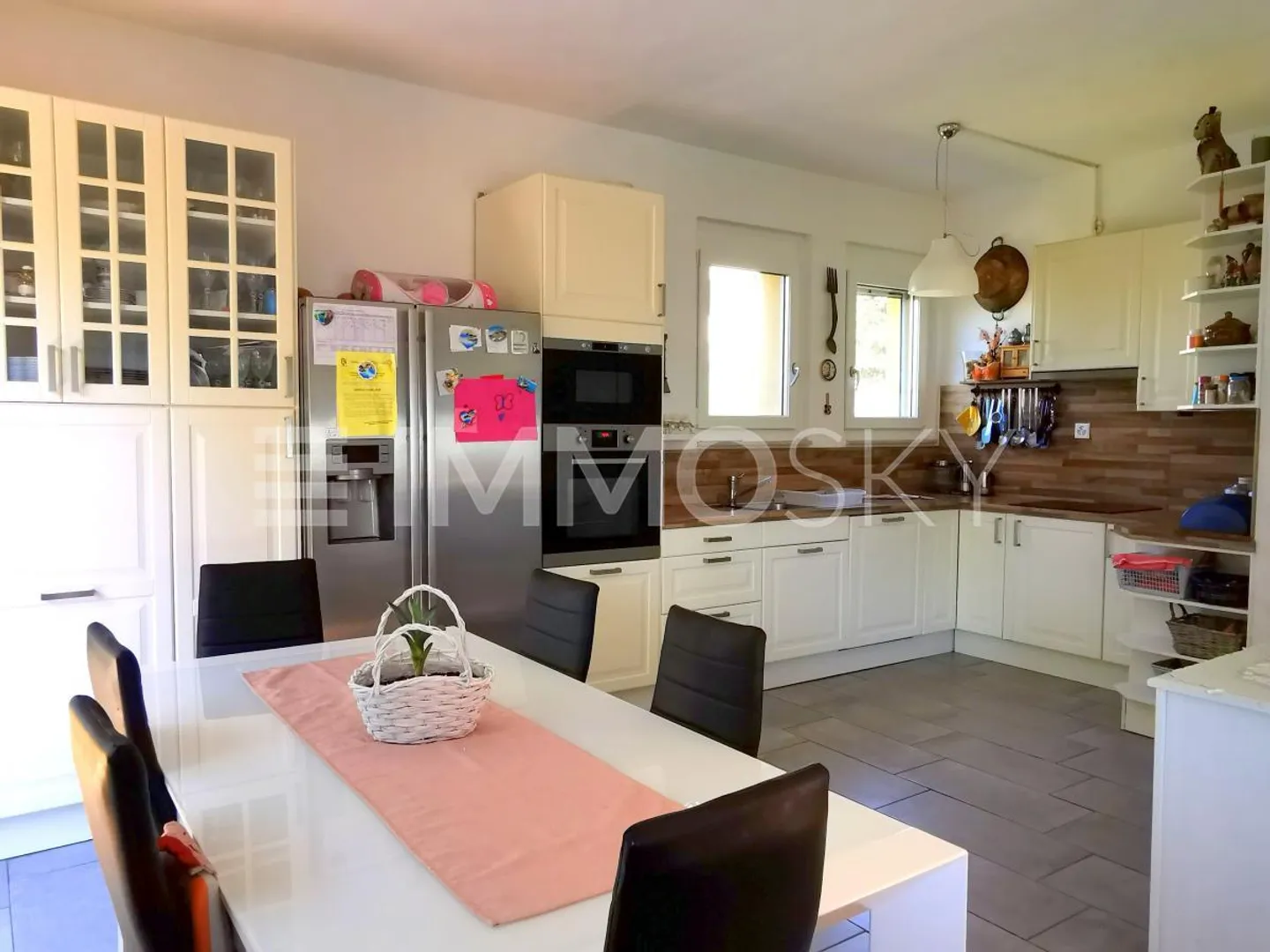 Villa ensoleillée près des écoles avec grand jardin constructible - Photo 3 sur 5
