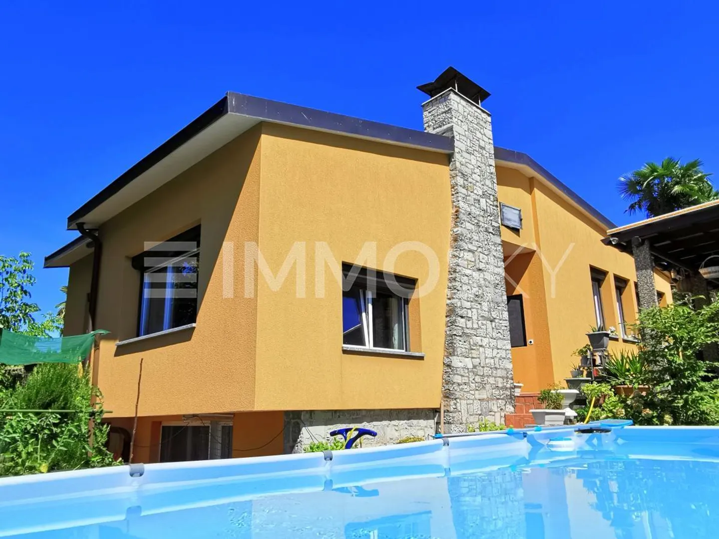 Villa ensoleillée près des écoles avec grand jardin constructible - Photo 1 sur 5