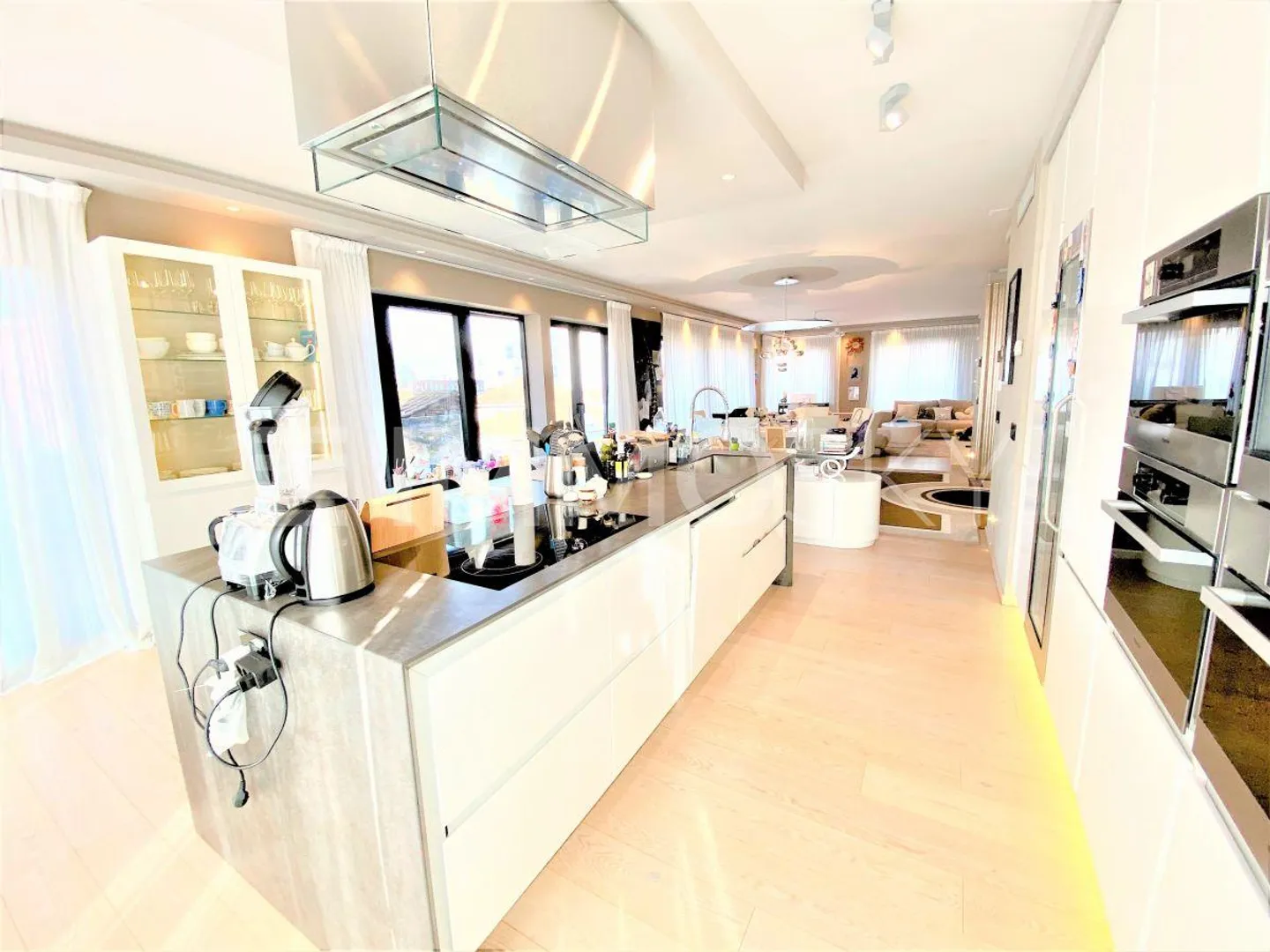 Luxury, comfort, exclusivity a stone's throw from the center - Photo 2 of 4