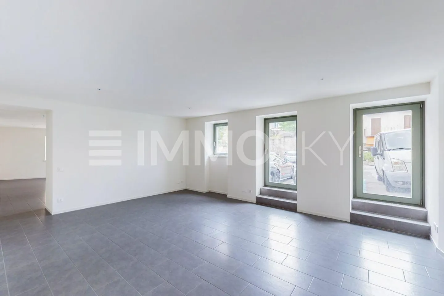 Vielseitiger Raum für Ihr Geschäft oder Ihre Büros - Foto 2 von 3