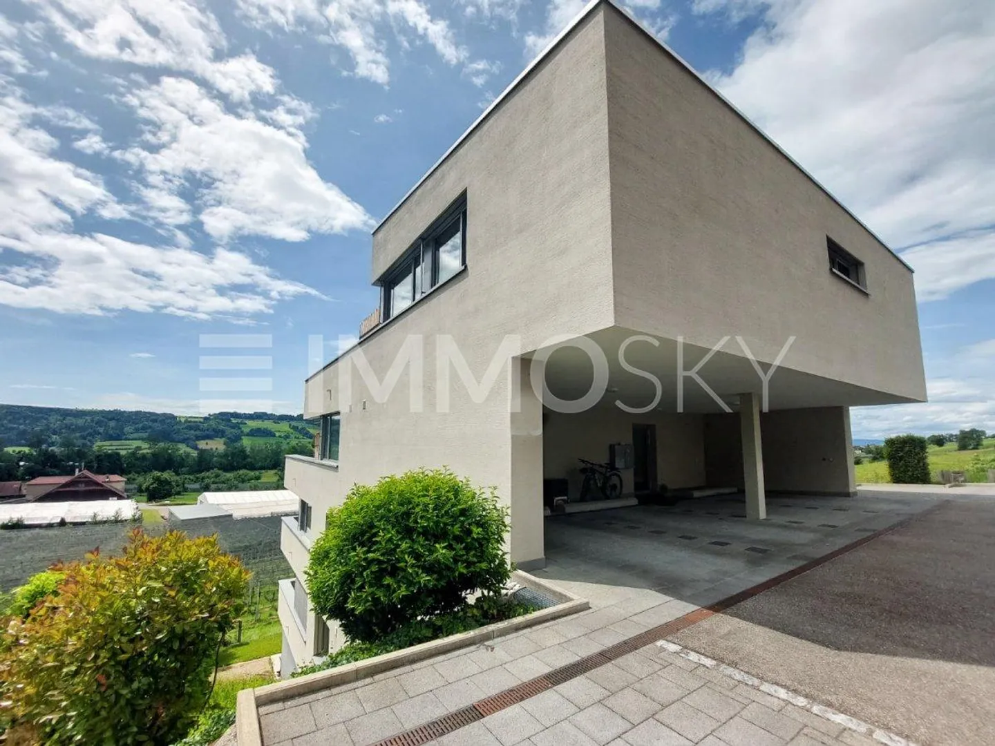Exklusiv wohnen mit Garten, Stil und Panorama - Foto 1 von 5