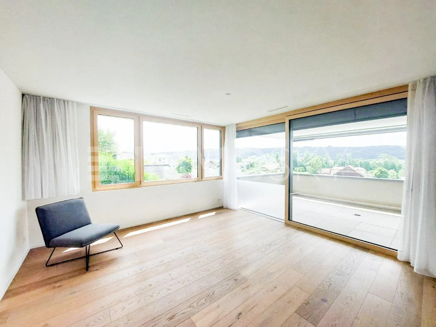 Exklusiv wohnen mit Garten, Stil und Panorama - Foto 3 von 5