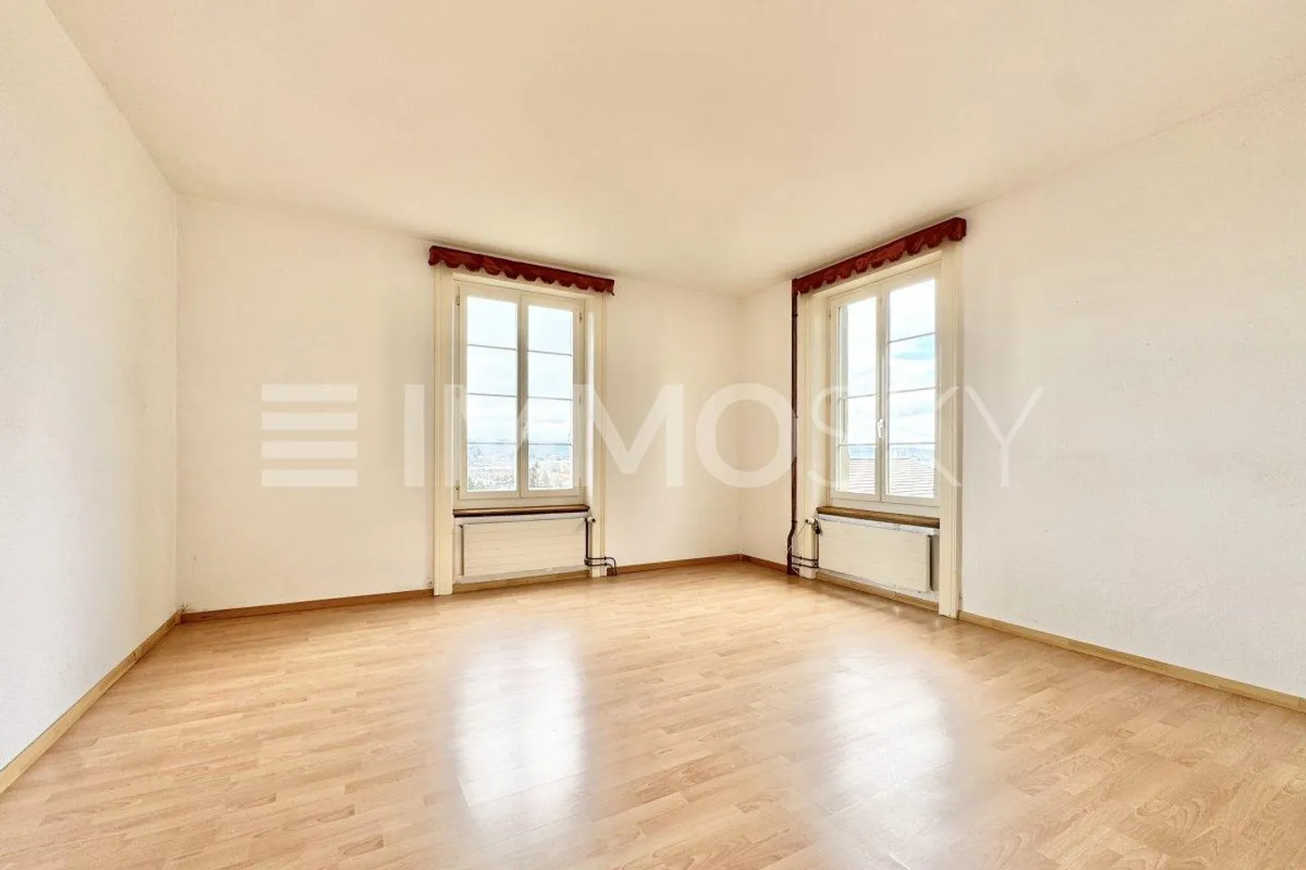 Charmantes Einfamilienhaus mit Panoramablick auf Stadt und Alpen - Foto 5 von 5