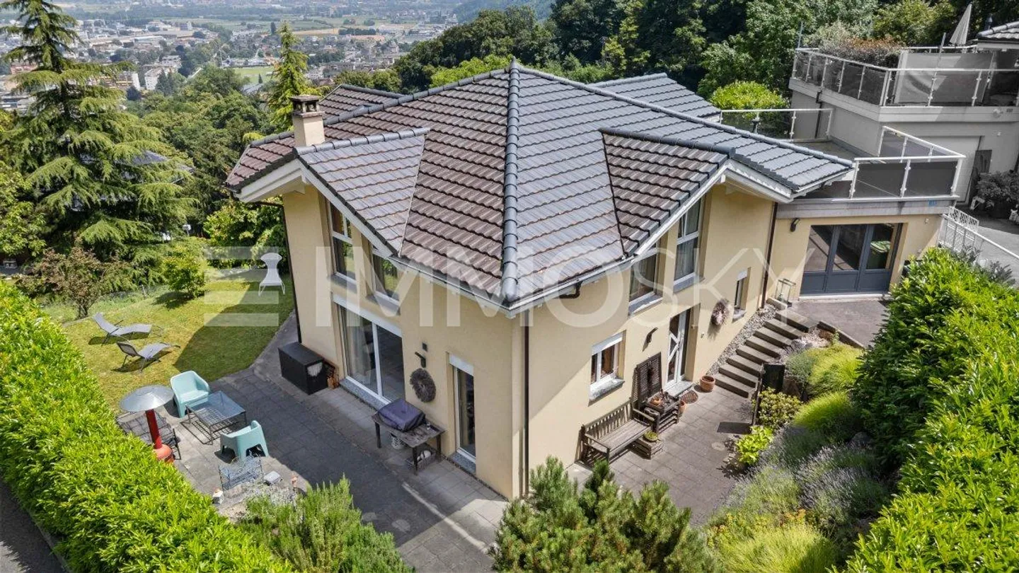 Wunderschönes 6,5-Zimmer-Haus mit atemberaubender Aussicht! - Foto 3 von 5