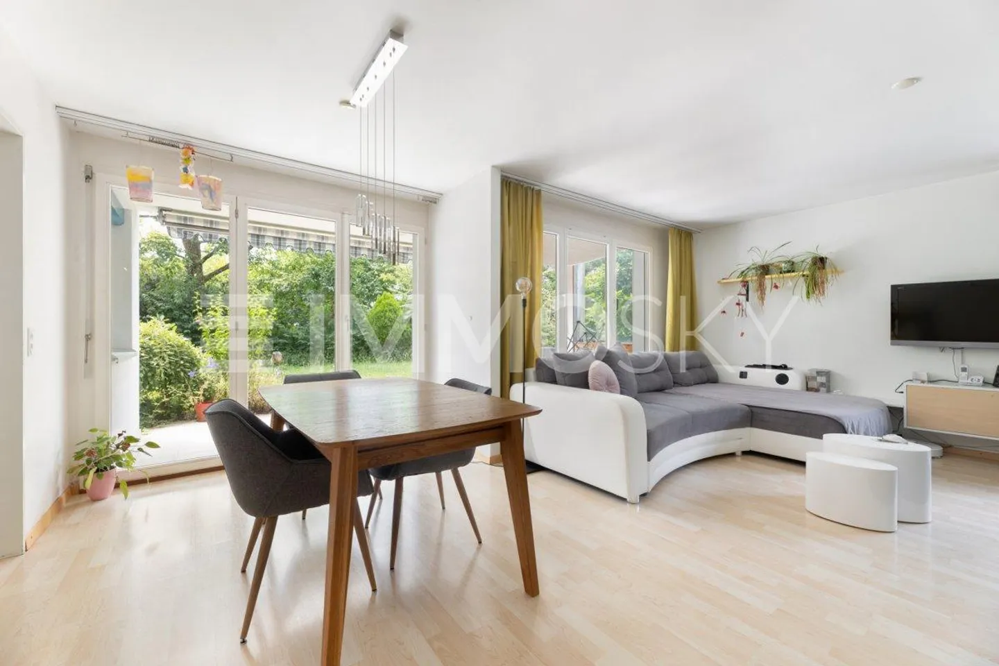 RISERVATO - Appartamento con giardino in posizione tranquilla - Foto 4 di 5