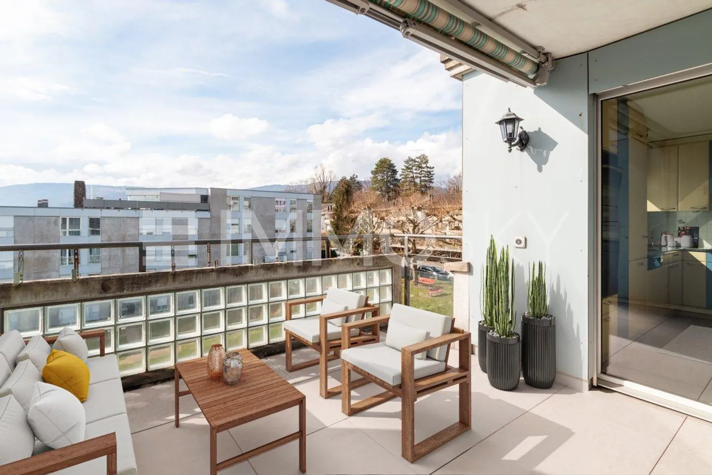 **RESERVIERT** Helles und komfortables Zuhause im 3. Stock - Foto 1 von 5