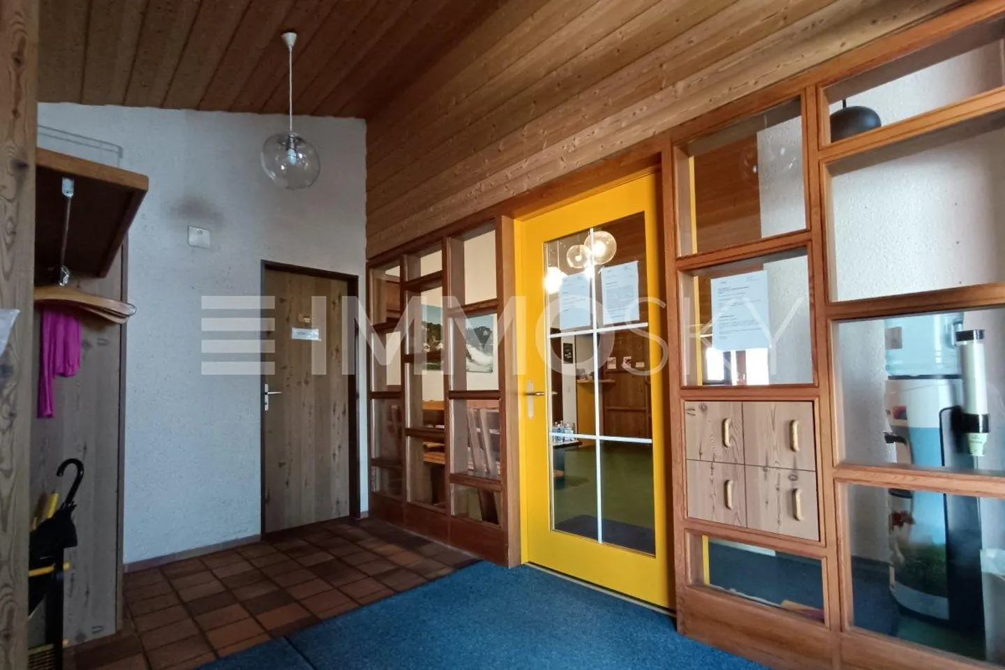Unglaubliches Potenzial für Praxis, Coiffeur, Kosmetikstudio, Büro - Foto 1 von 5