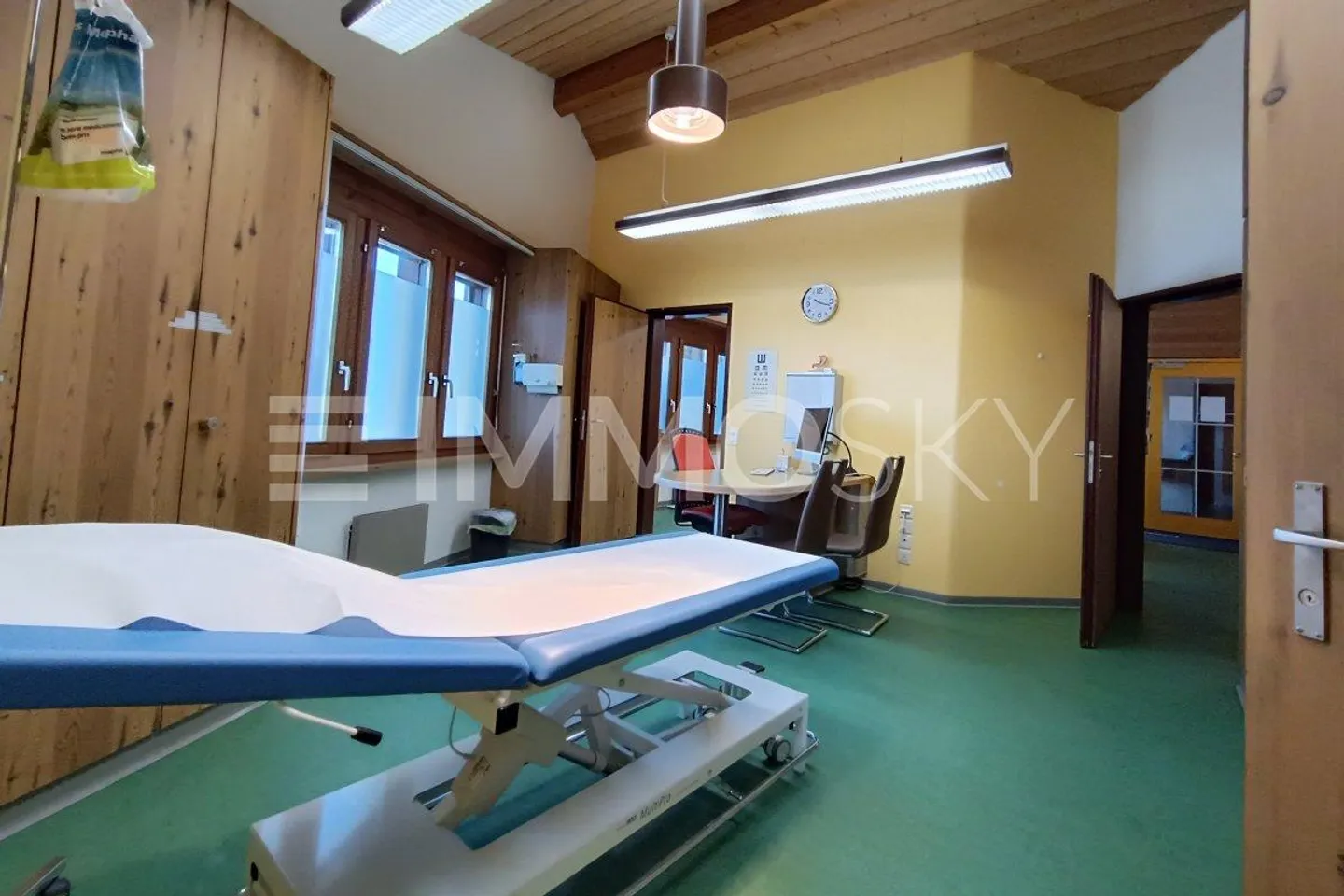 Unglaubliches Potenzial für Praxis, Coiffeur, Kosmetikstudio, Büro - Foto 4 von 5
