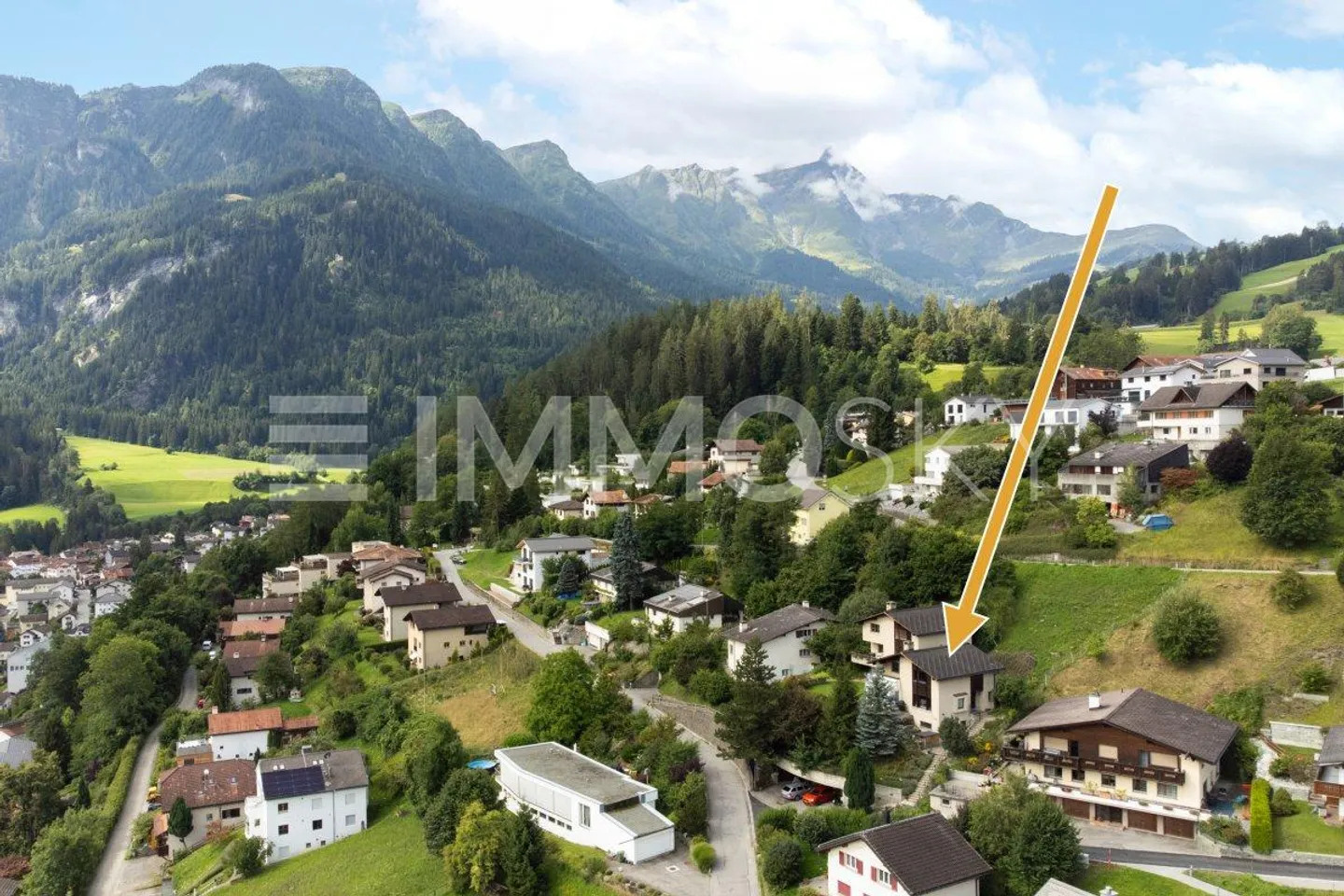 Above Everyday Life - Single-Family House with a View - Photo 2 of 5