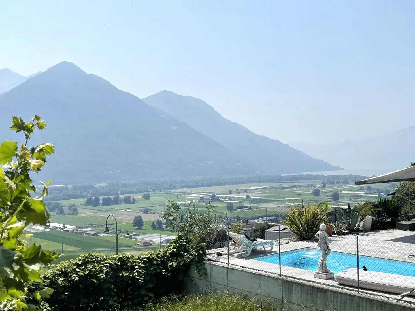 Terreno con vista imprendibile e soleggiamento ottimale - Foto 2 di 5