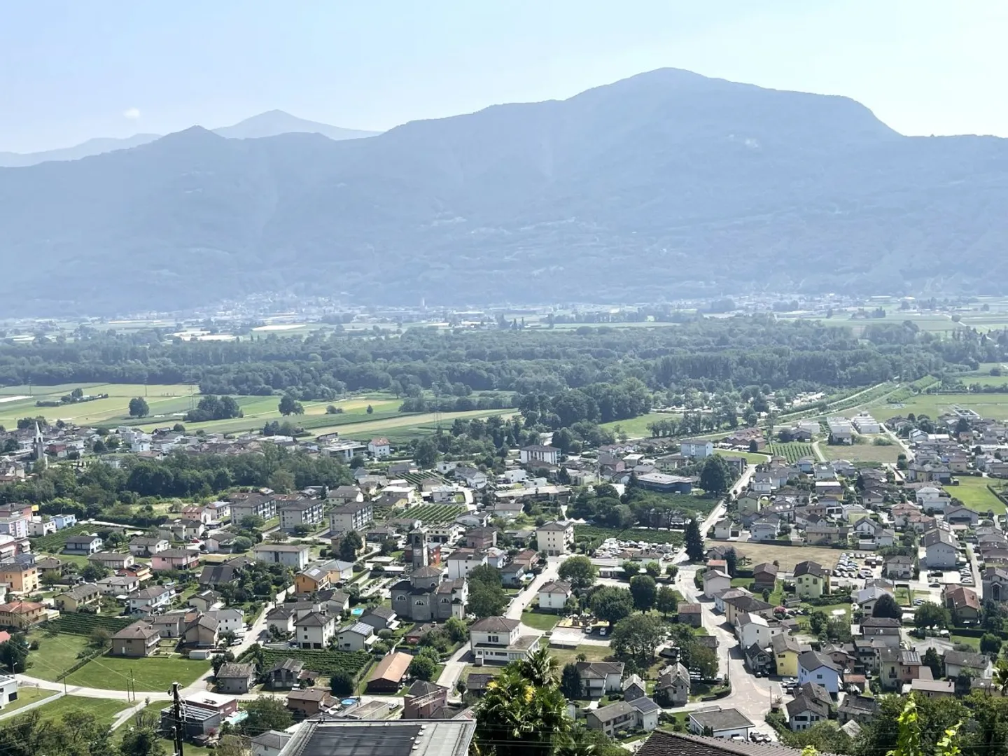Terreno con vista imprendibile e soleggiamento ottimale - Foto 4 di 5