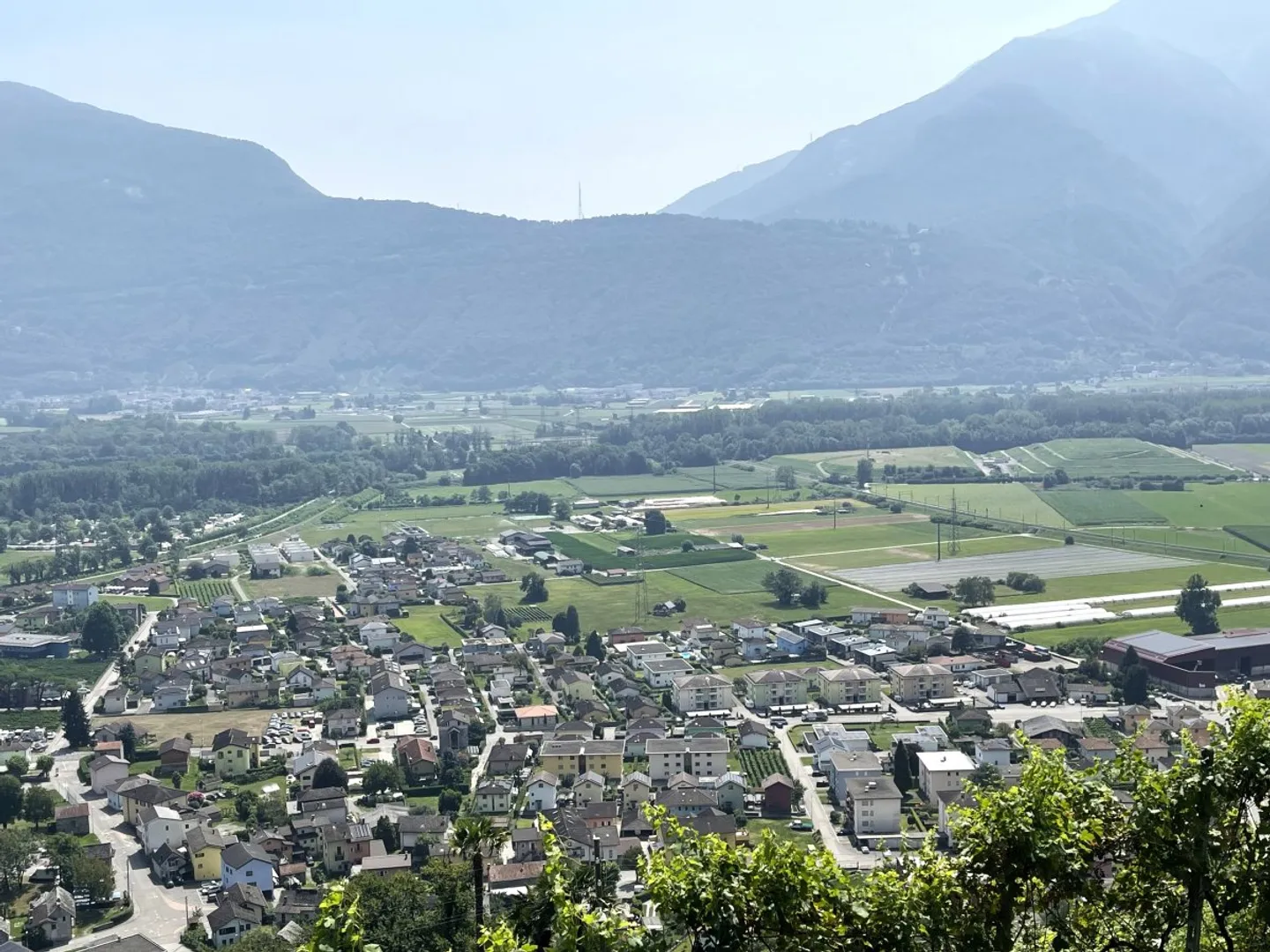 Terreno con vista imprendibile e soleggiamento ottimale - Foto 5 di 5