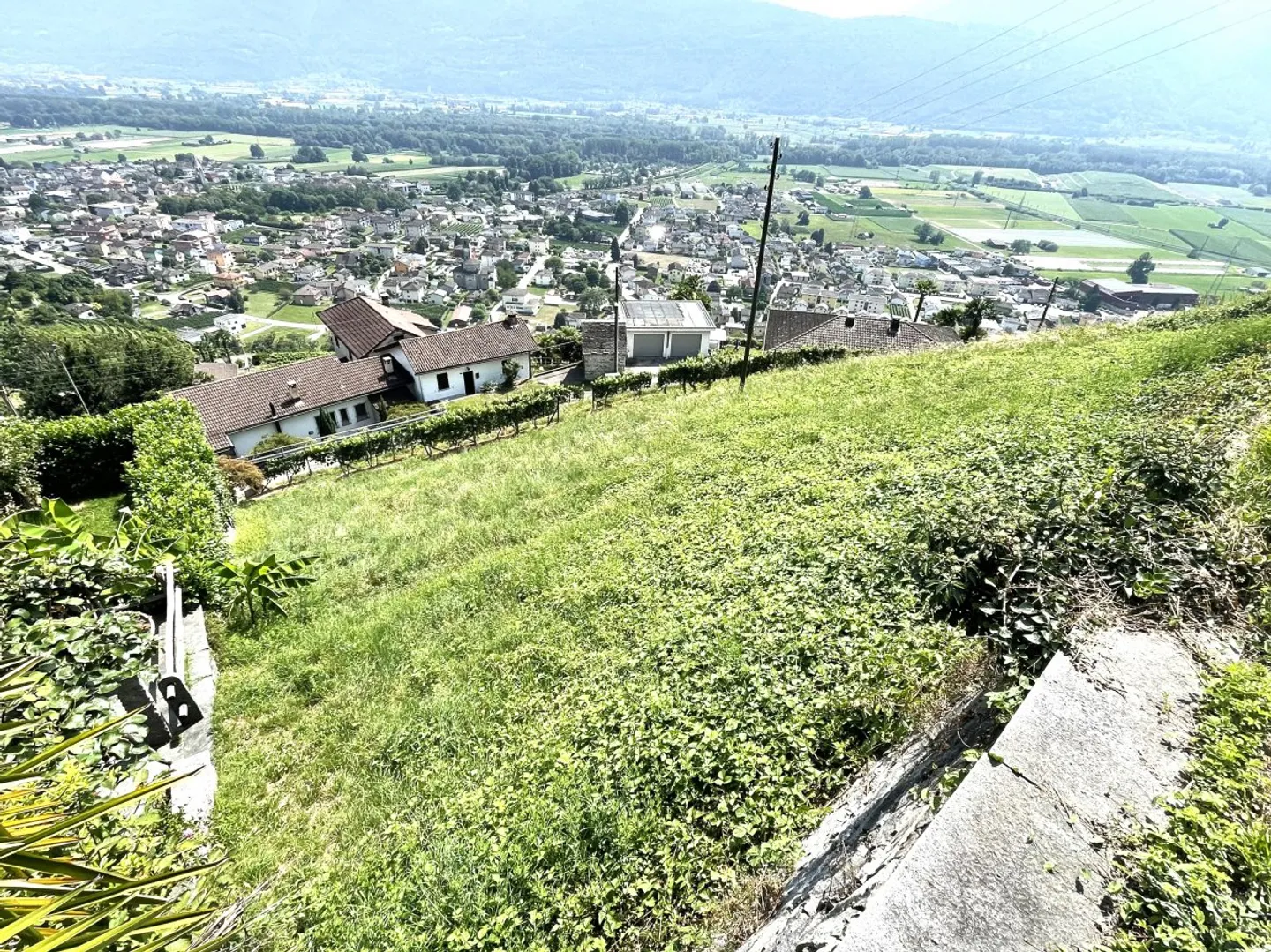 Terreno con vista imprendibile e soleggiamento ottimale - Foto 1 di 5