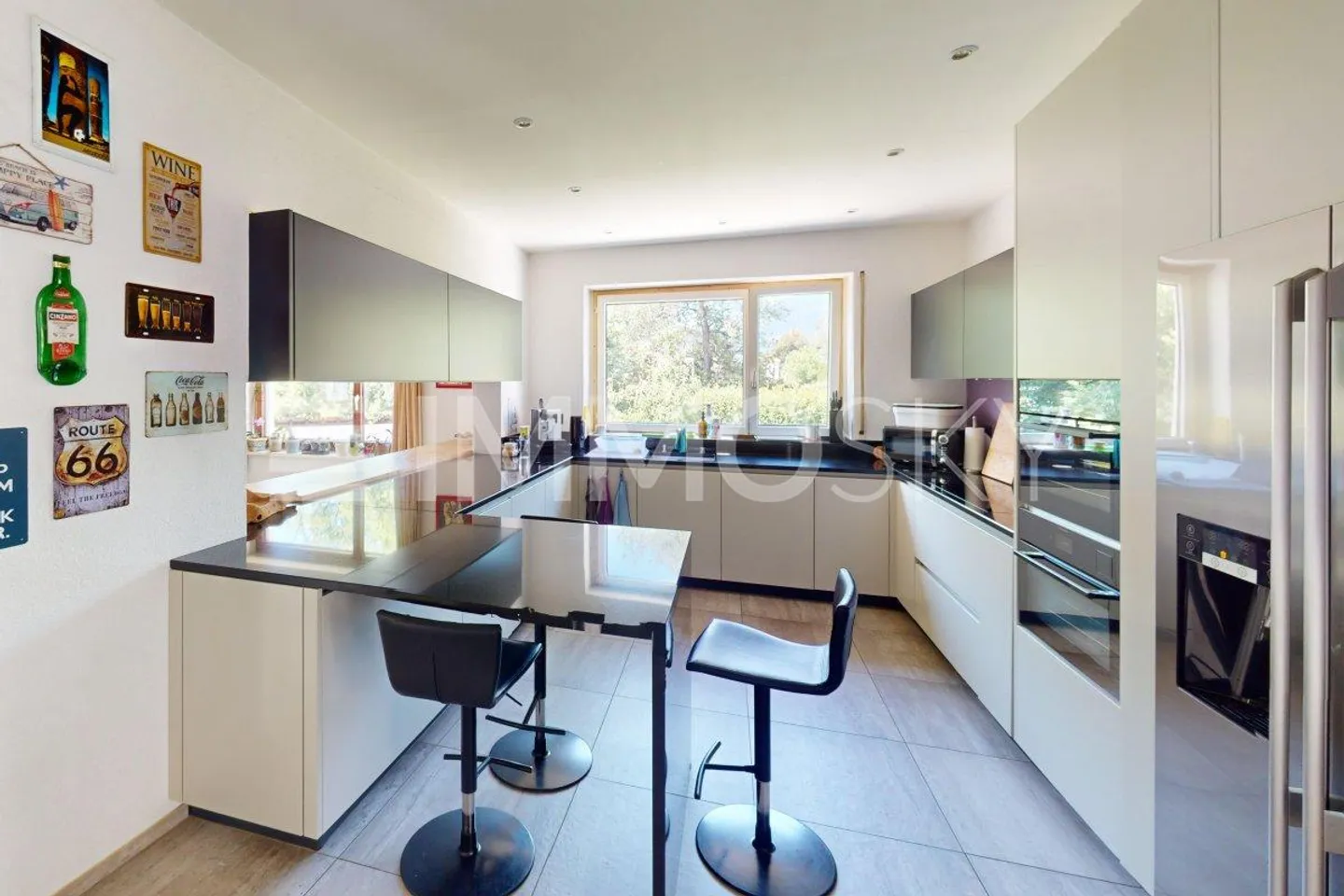 Villa immersa nel verde, privacy e sole garantiti - Foto 5 di 5