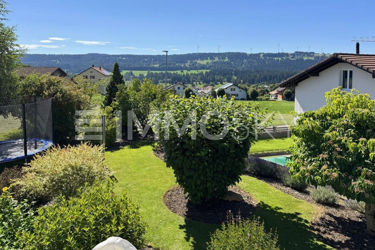 Magnificent house in the heart of Franches-Montagnes - Photo 1 of 5