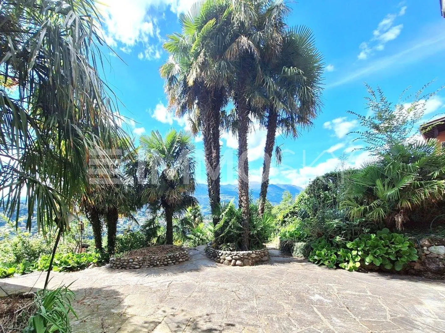 Schwimmbad, Garten und helle Räume - Foto 1 von 5