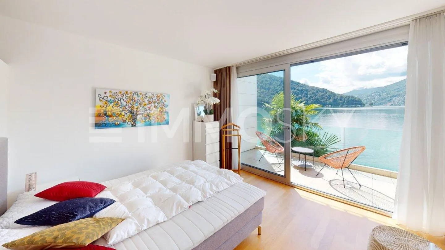 Villa di prestigio con vista mozzafiato sul Lago di Lugano  Bissone - Foto 2 di 4