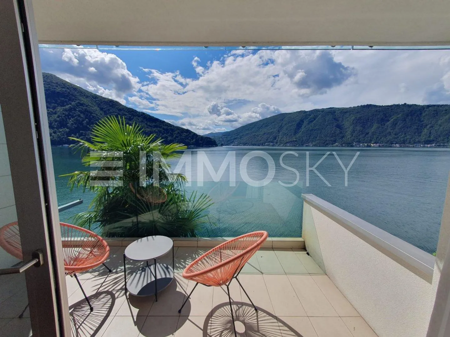 Villa di prestigio con vista mozzafiato sul Lago di Lugano  Bissone - Foto 1 di 4