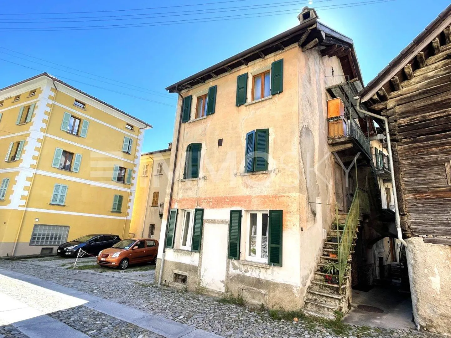 Casa bifamiliare dal grande potenziale - Foto 1 di 5