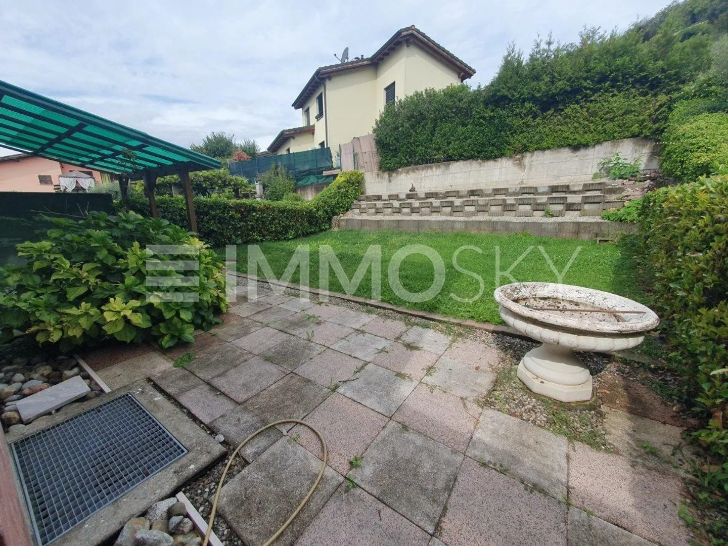 Elegante casa ad Arzo, a due passi dal confine italiano - Foto 5 di 5