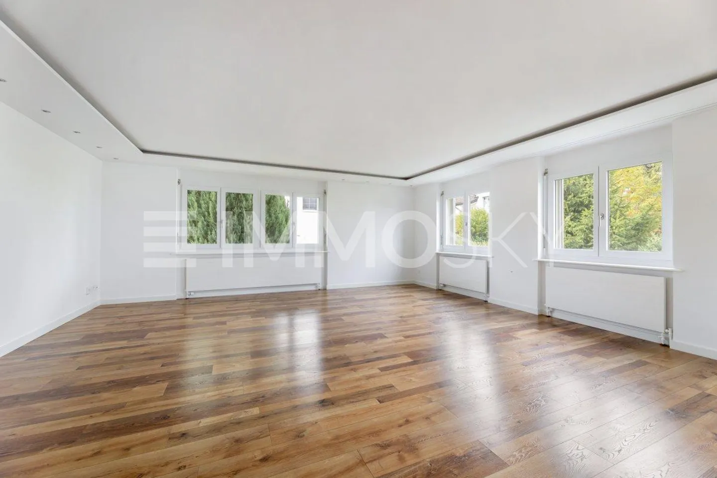 Unique Living Atmosphere: Luxuriously Renovated and Energy-Efficient - Photo 3 of 5