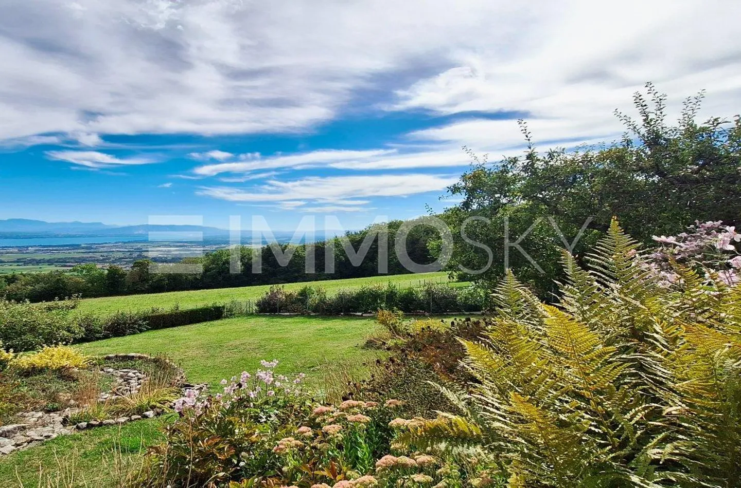 Opportunité exceptionnelle avec vue lac et montagnes - Photo 1 sur 5
