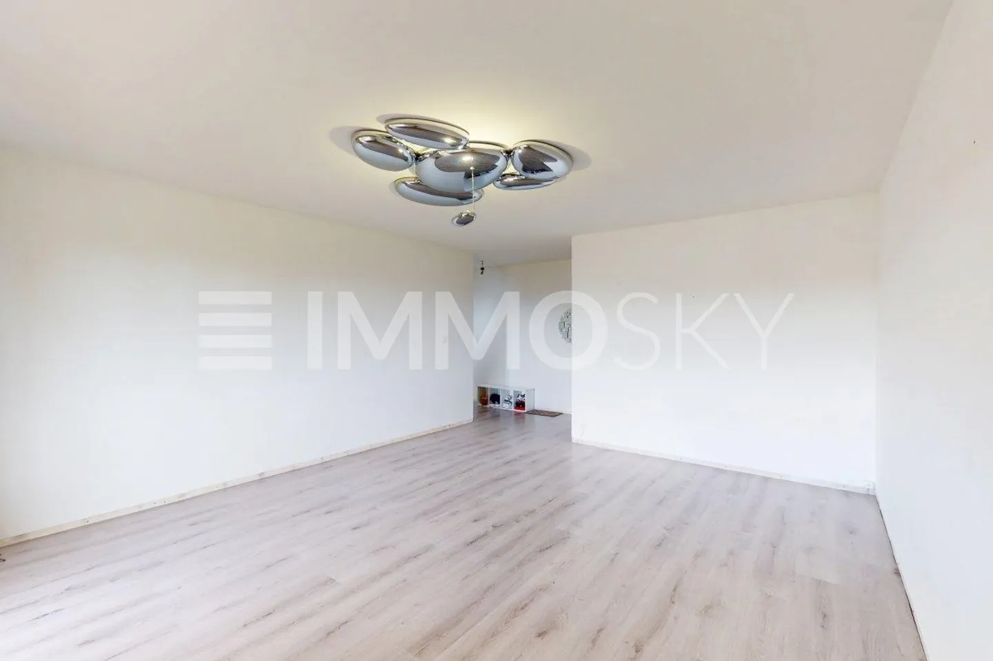 TOUR VIRTUALE: Spazioso appartamento 3.5 con vista mozzafiato - Foto 4 di 5