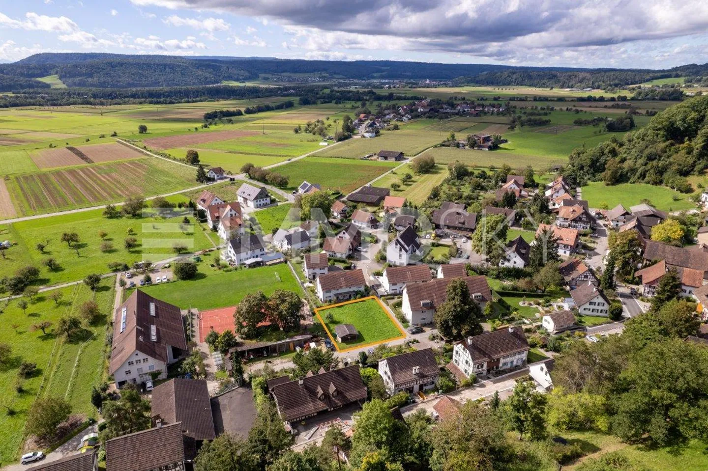 Attraktives Baugrundstück in ruhiger, ländlicher Umgebung - Foto 1 von 5