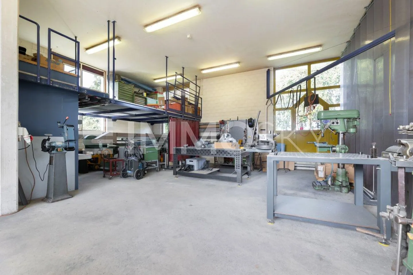 Raro ritrovamento: Edificio residenziale con ampio laboratorio e uffici - Foto 5 di 5