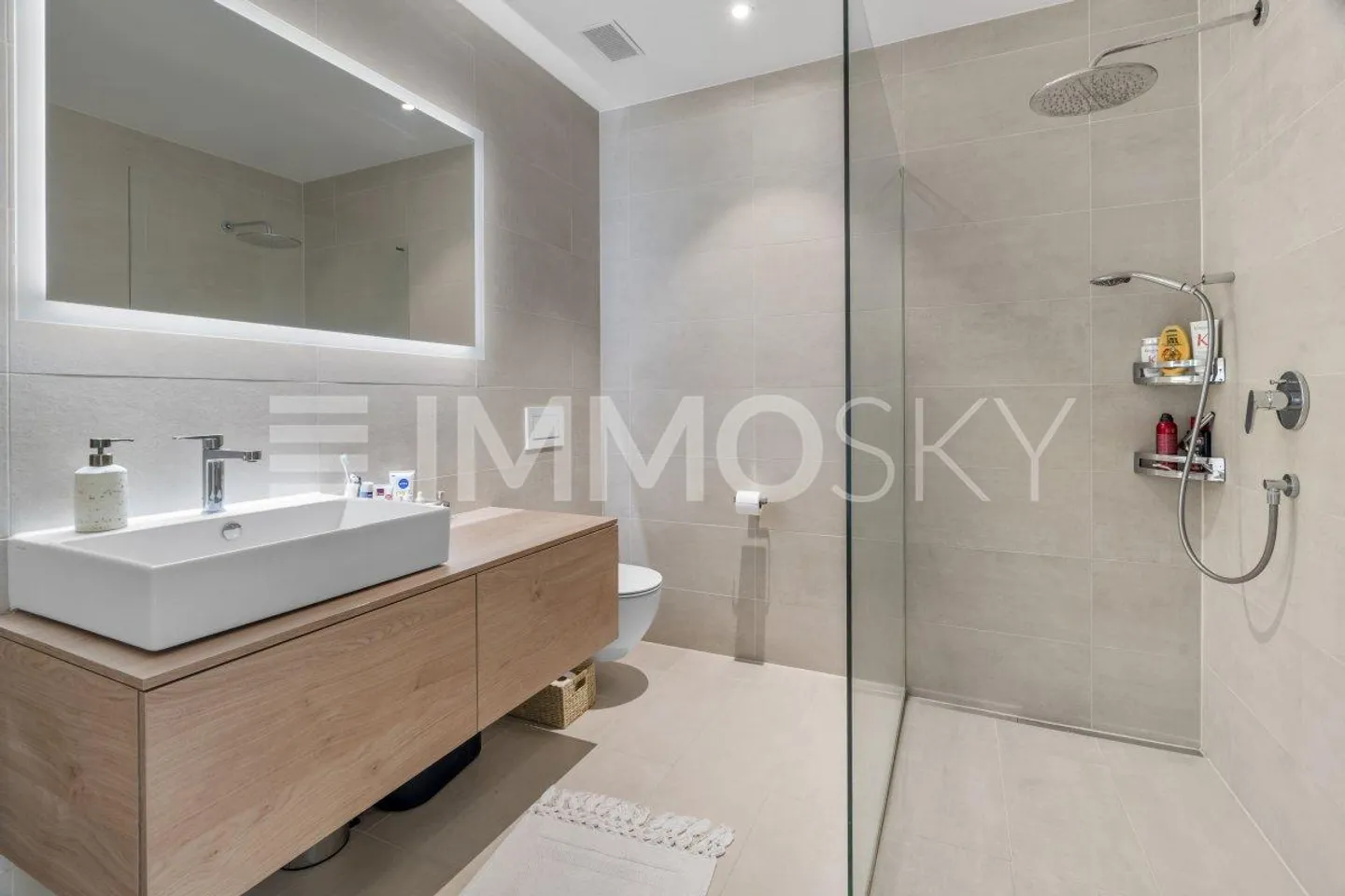 Ruhiges Wohnquartier mit Platz und die Stadt zum greifen nah - Photo 4 of 5