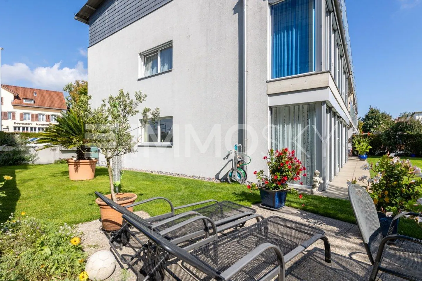 Great Garden Dream with Plenty of Space for Everyone - Photo 1 of 5