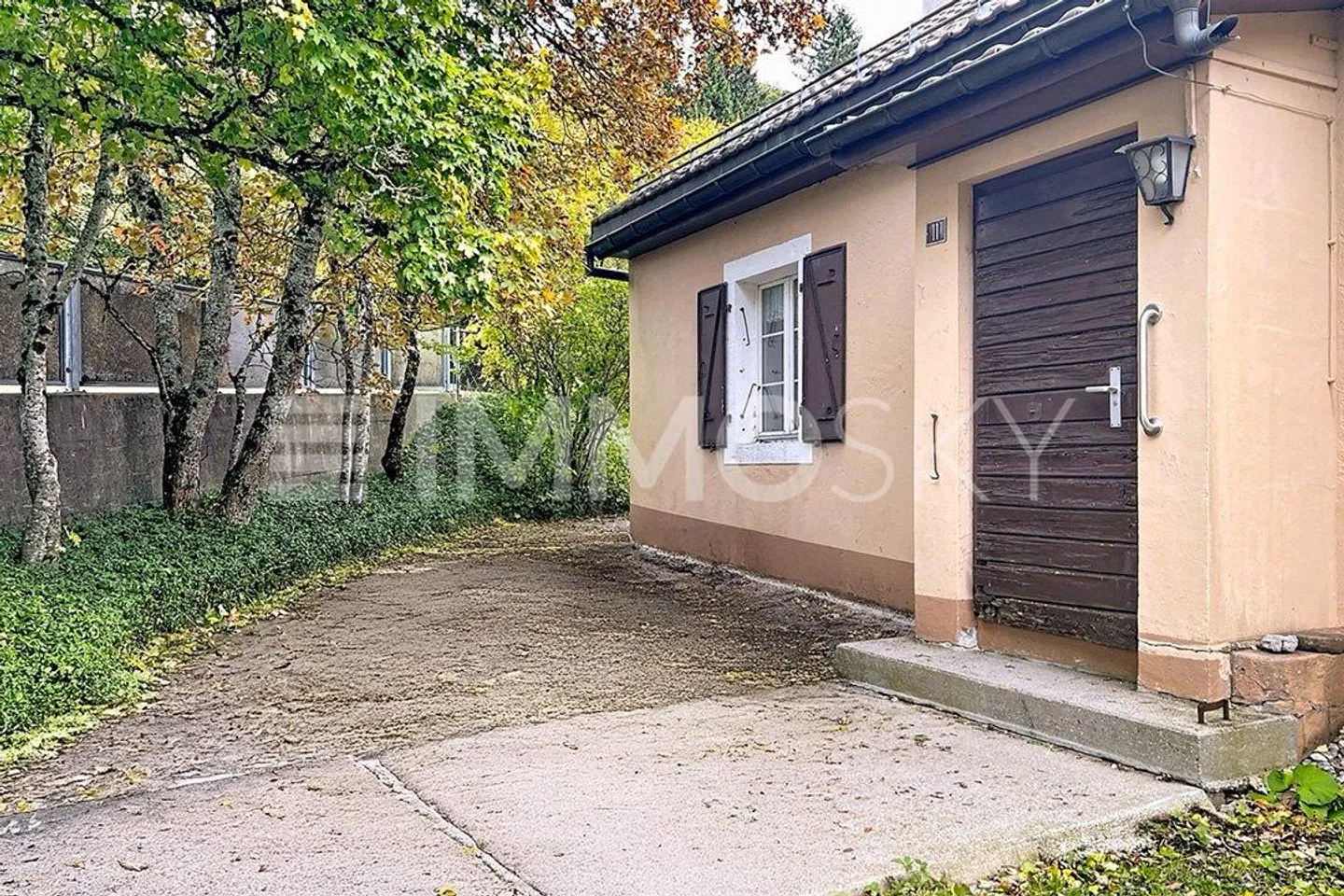 Casa da ristrutturare nel cuore della natura - Foto 2 di 5