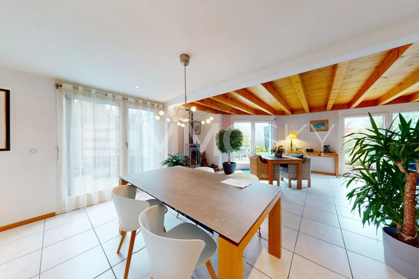 Villa spaziosa con vista, ai margini di una zona agricola! - Foto 2 di 5