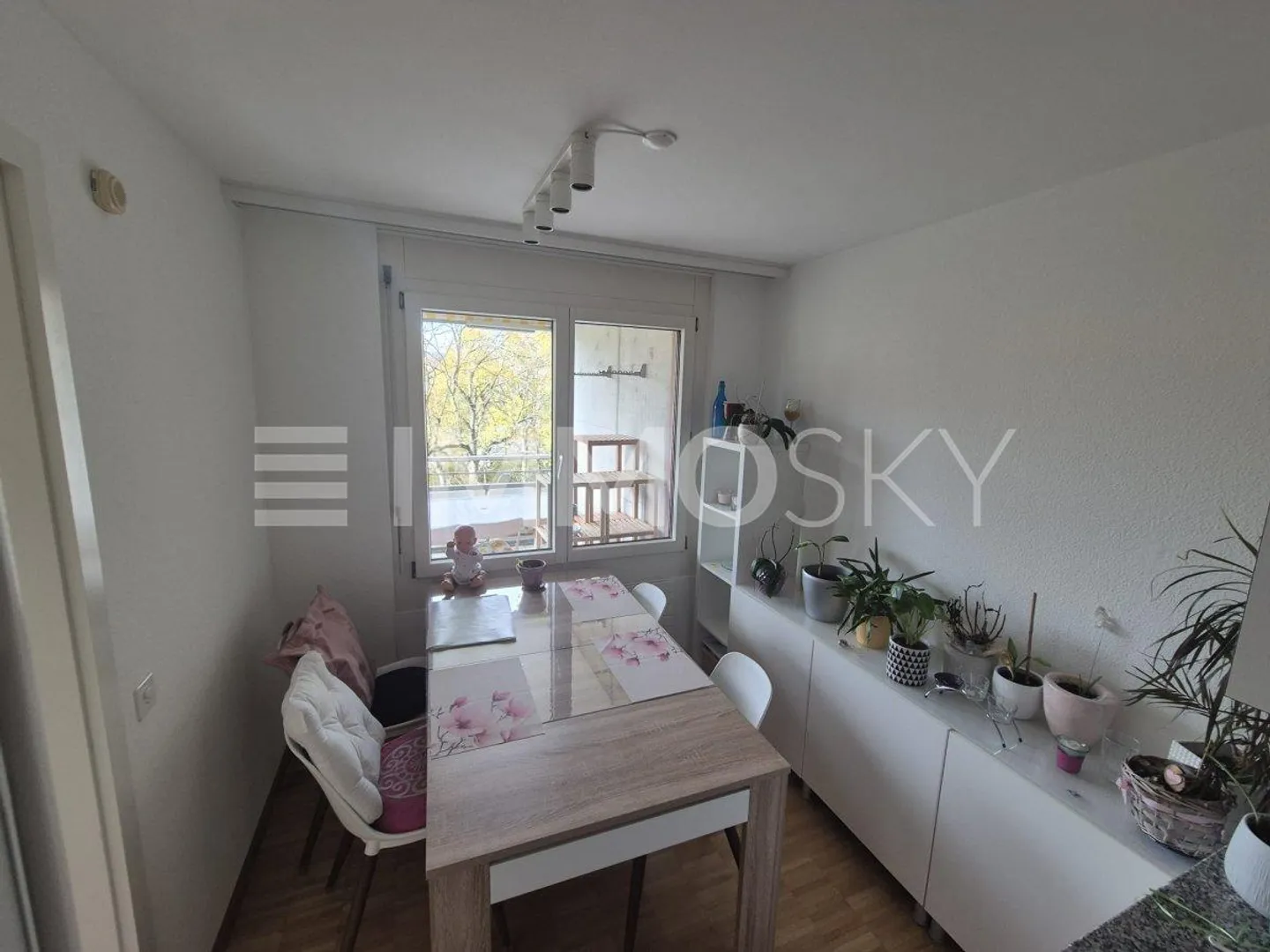 Vivere in famiglia con stanze luminose - Foto 2 di 5