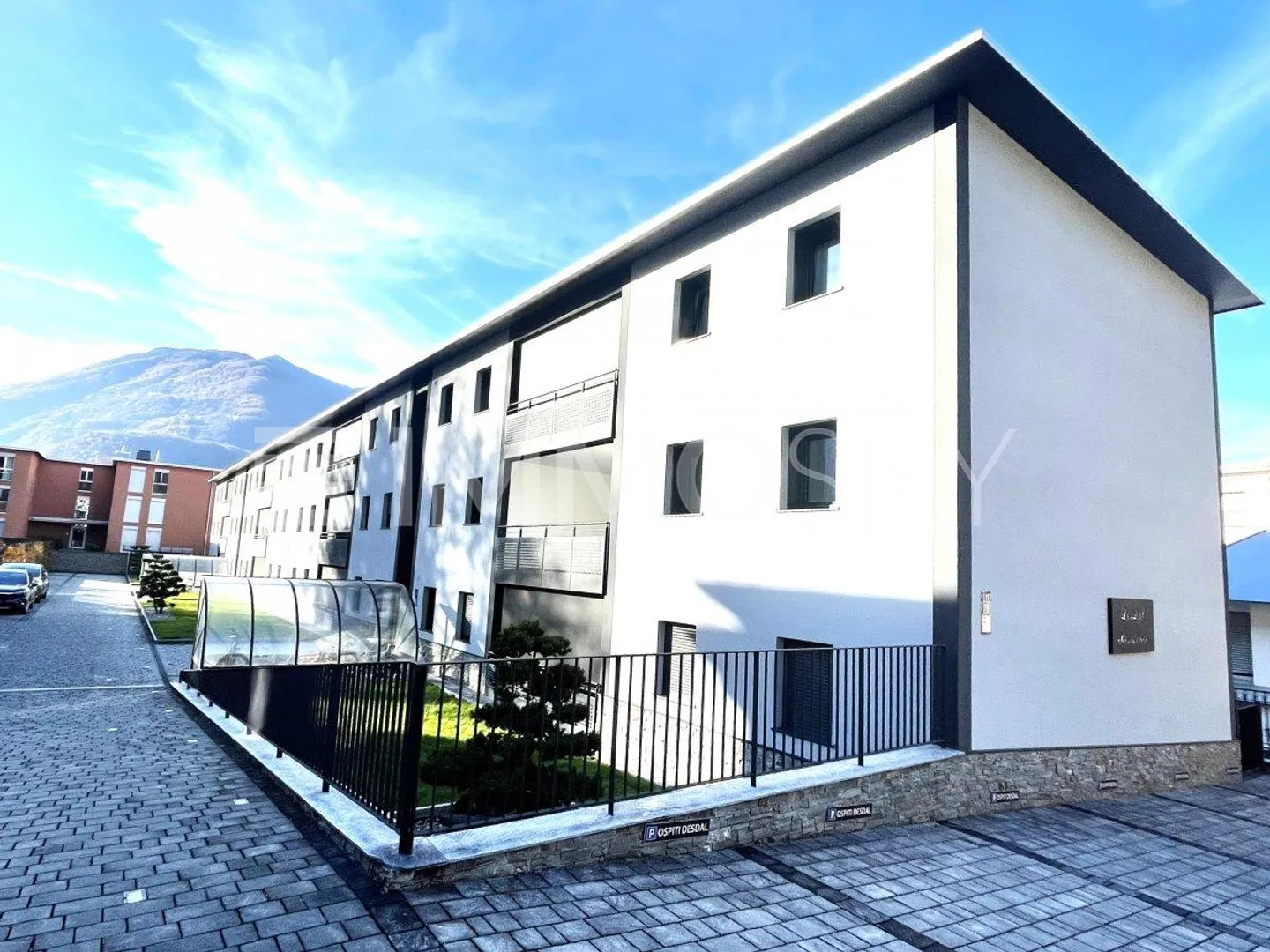 Propriété moderne à revenu, élégante dans un quartier résidentiel - Photo 5 sur 5