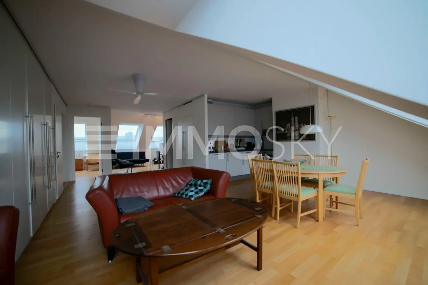 Comfortable living with open living concept - Photo 2 of 5