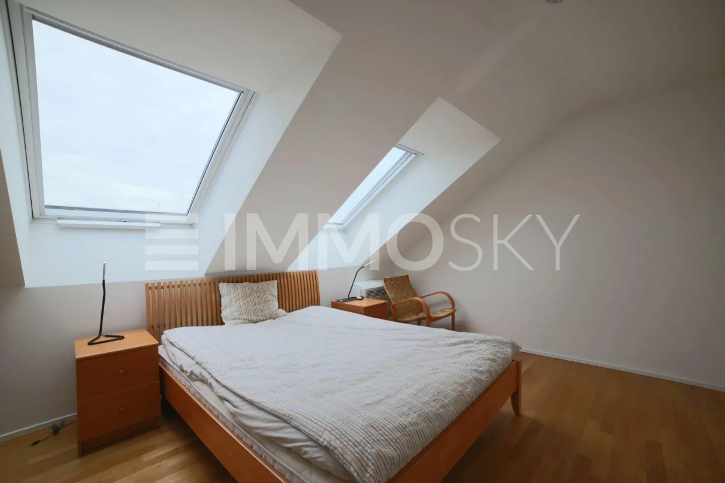 Comfortable living with open living concept - Photo 3 of 5