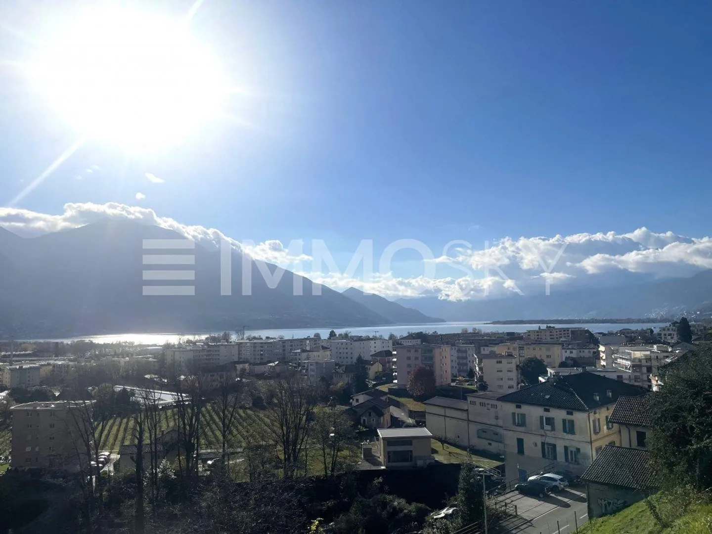 Unverbaubare Aussicht und Sonnenschein das ganze Jahr über - Foto 1 von 2