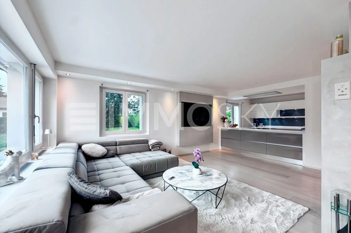 Magnificent detached villa in Penthalaz - Photo 4 of 5